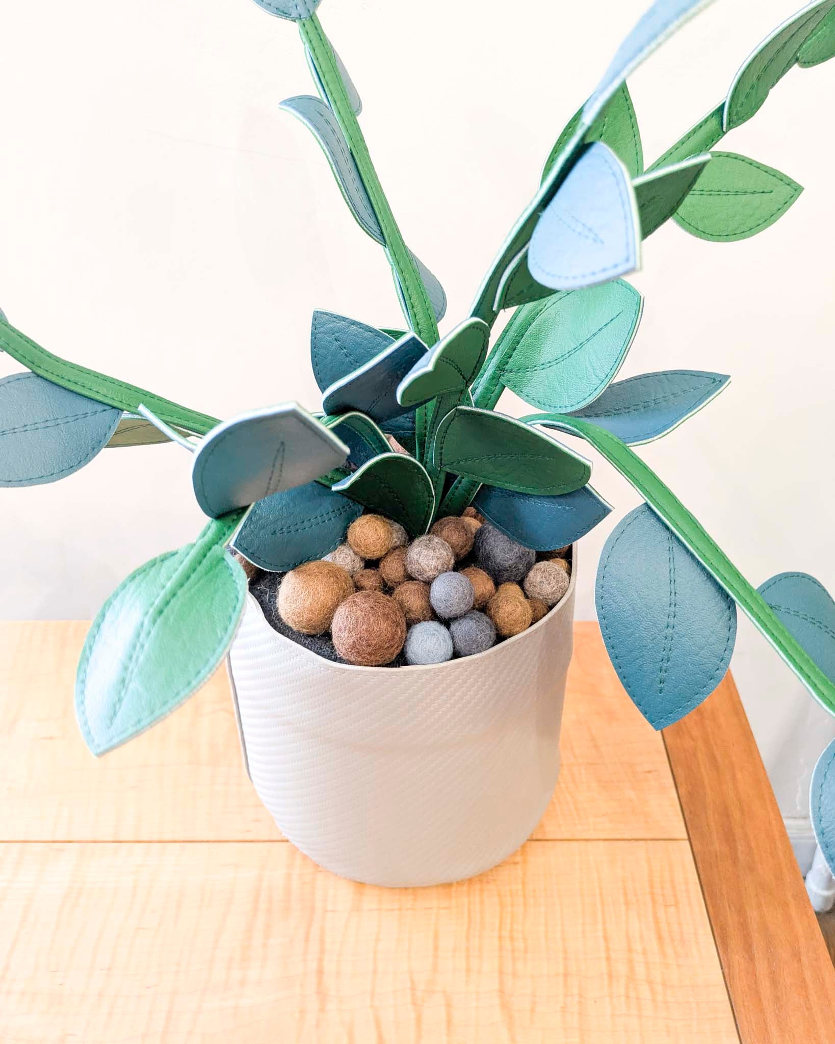 Large Fake Plant- Hoya (Gray Pot)