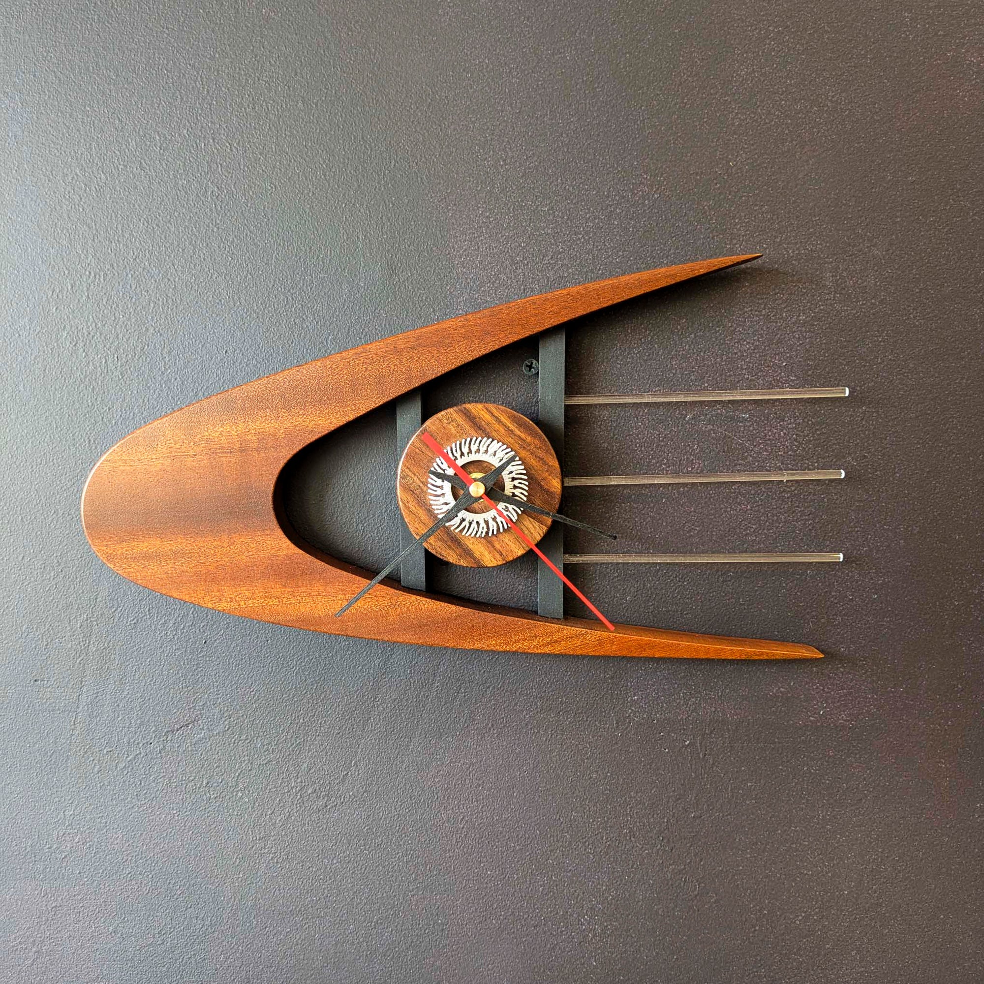 Caught In Flight- Clock