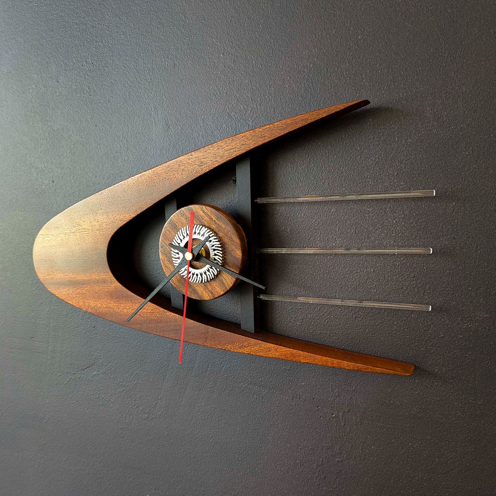 Caught In Flight- Clock