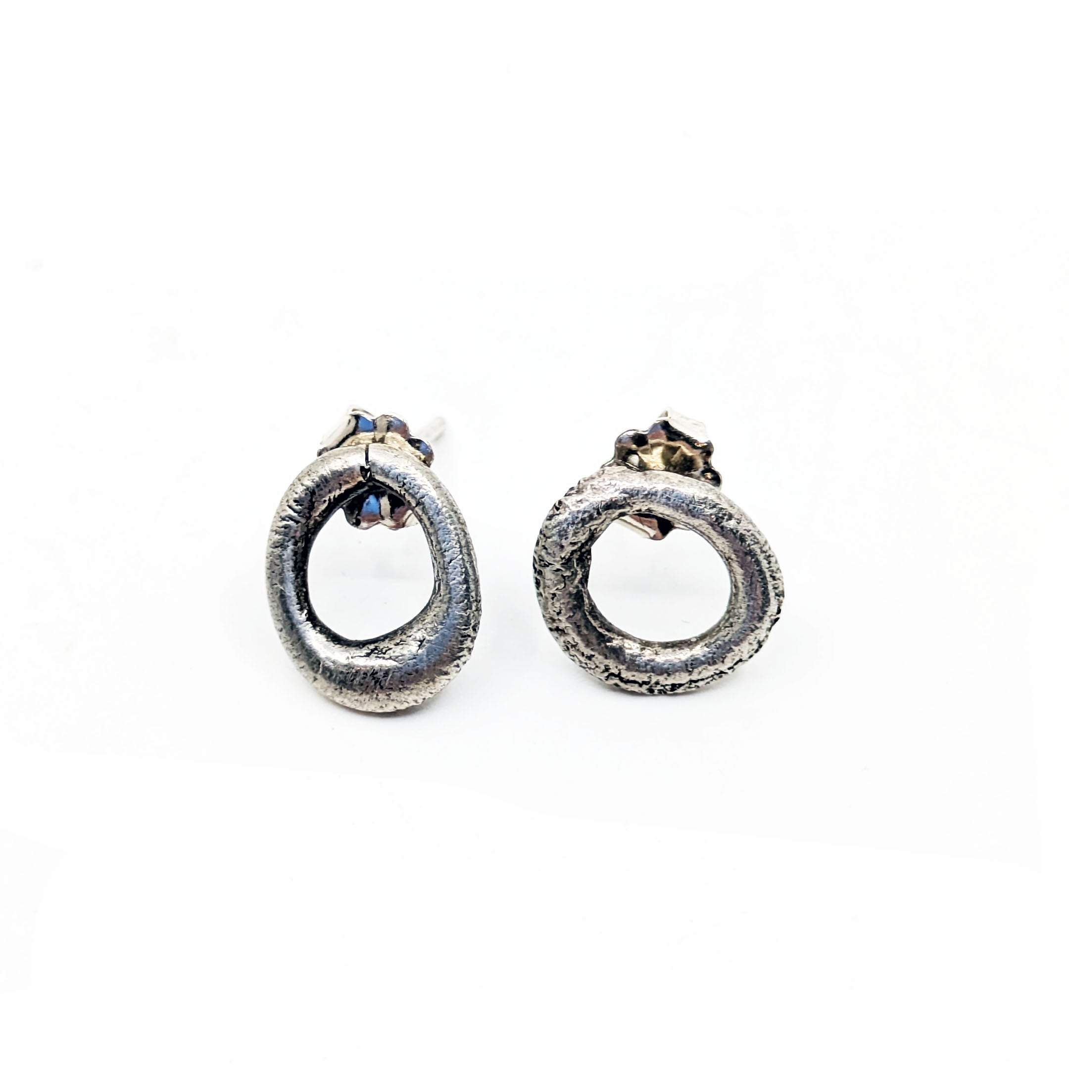 Earthen "O" Studs
