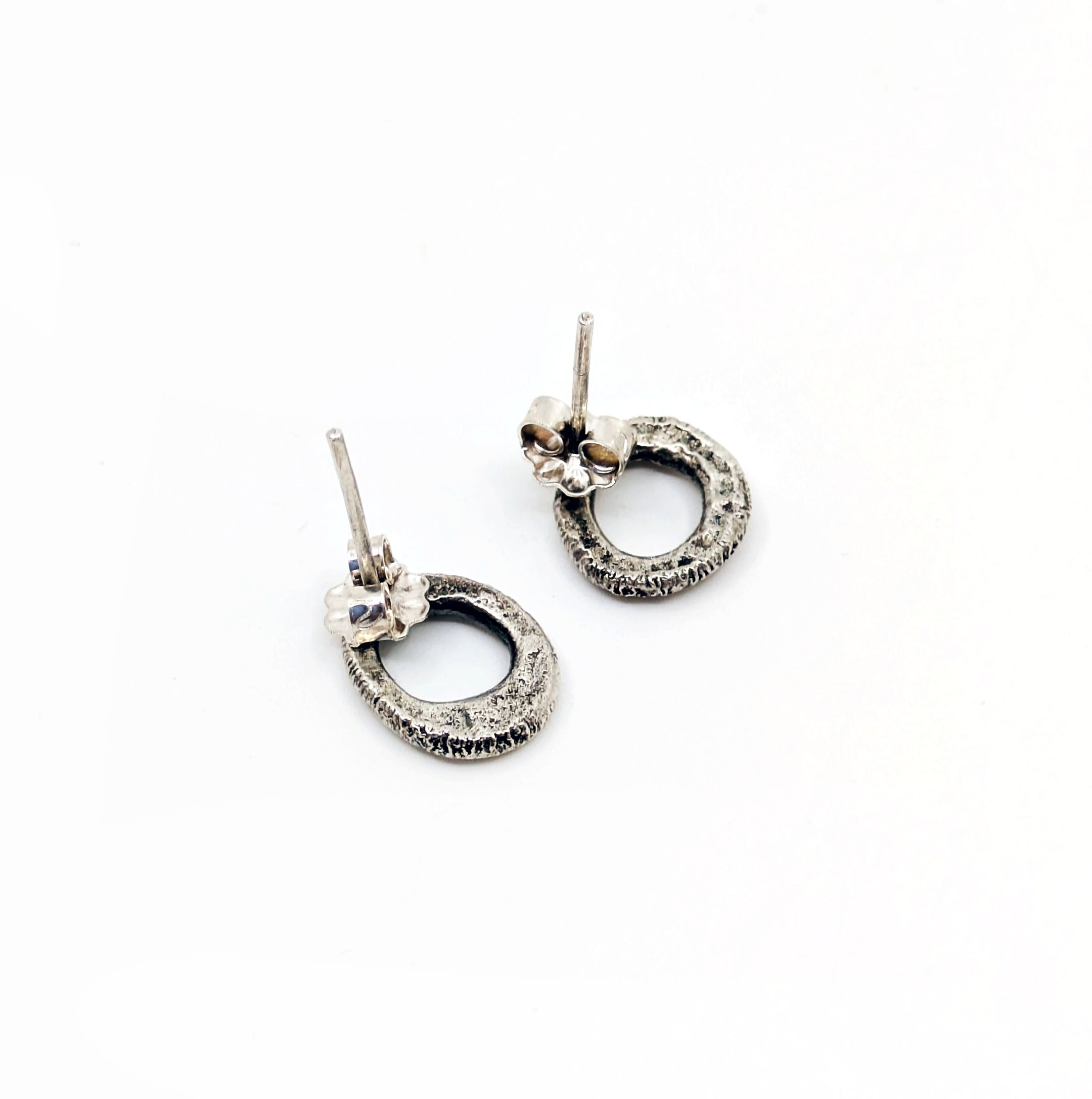 Earthen "O" Studs