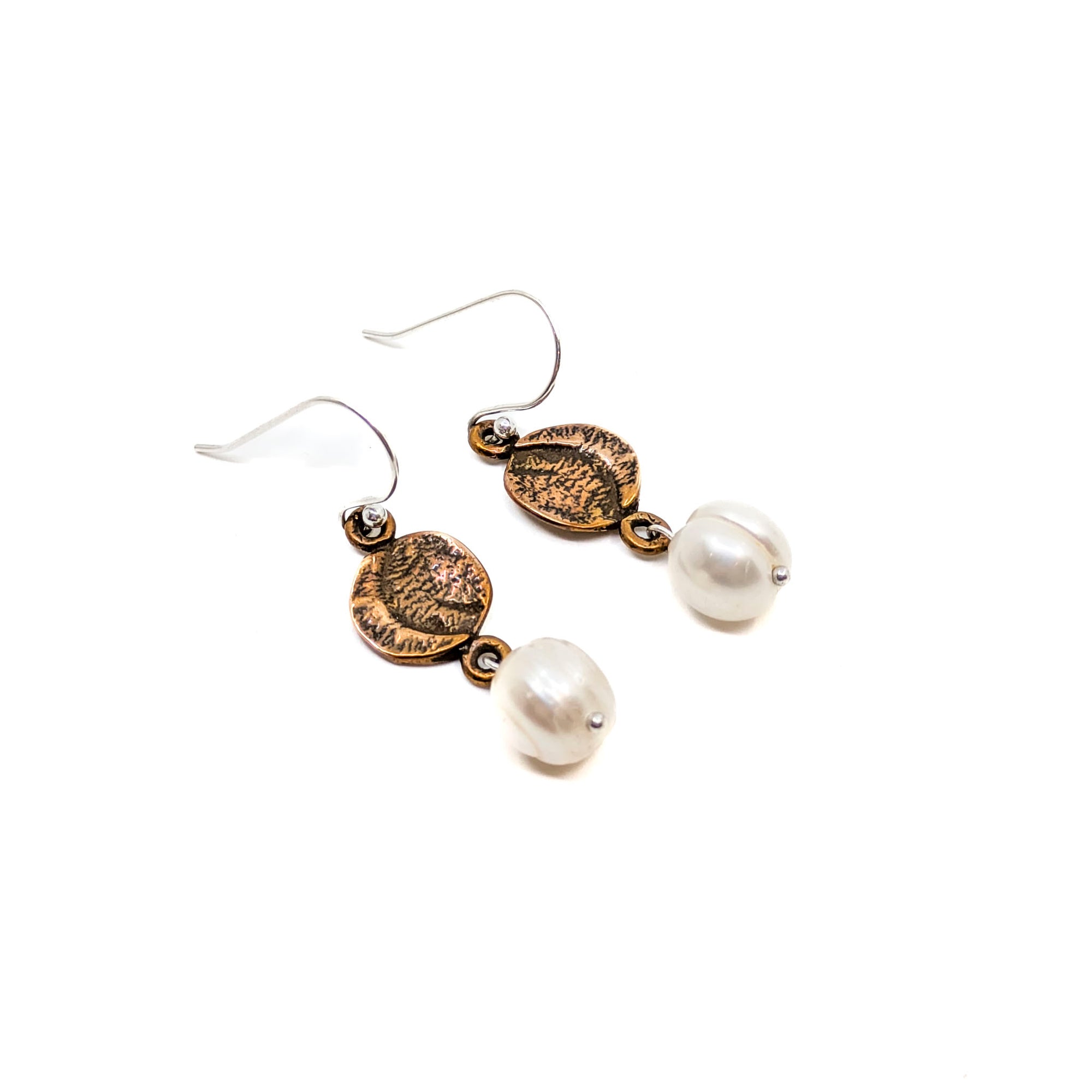 Small Earrings with Pearl