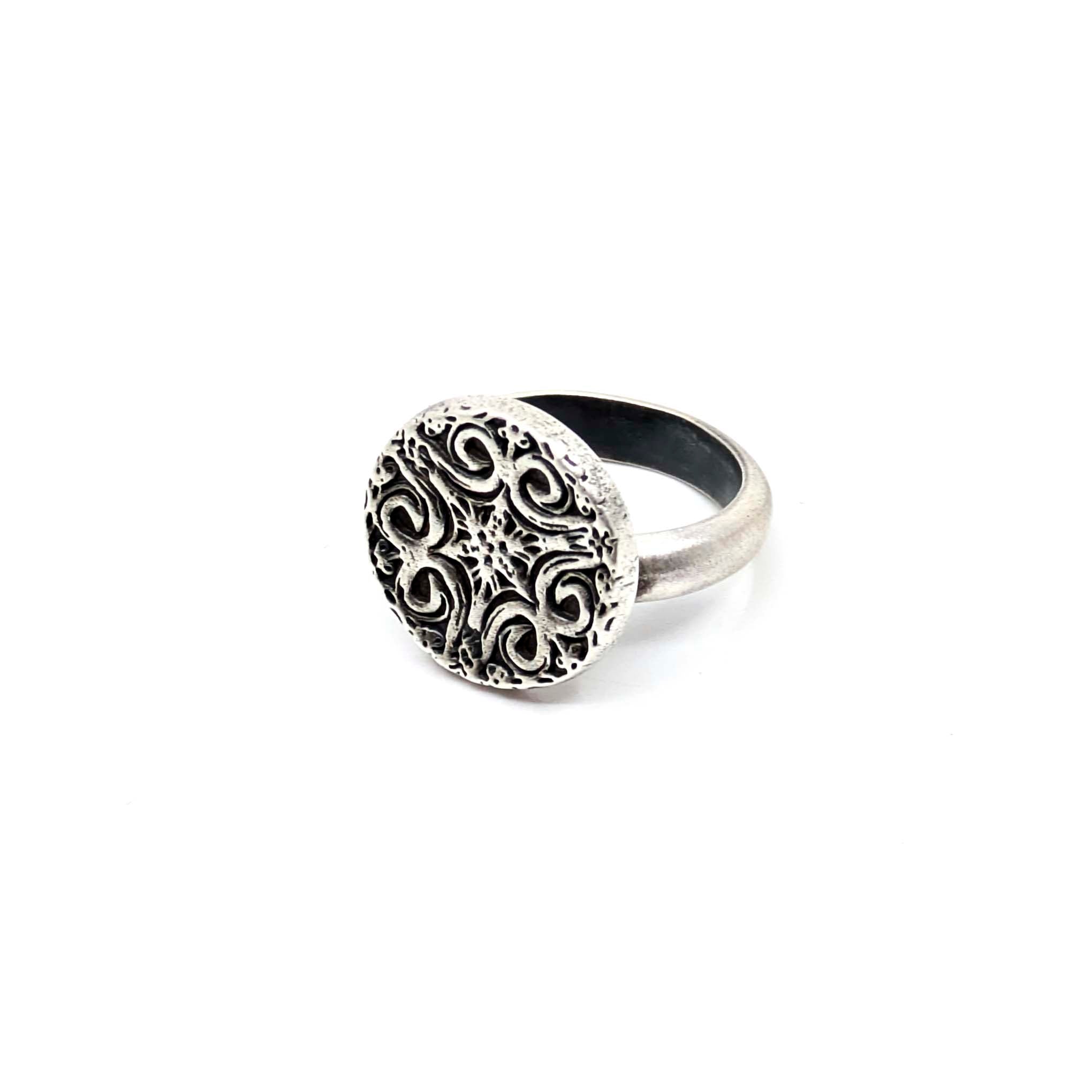 Triskelion Ring