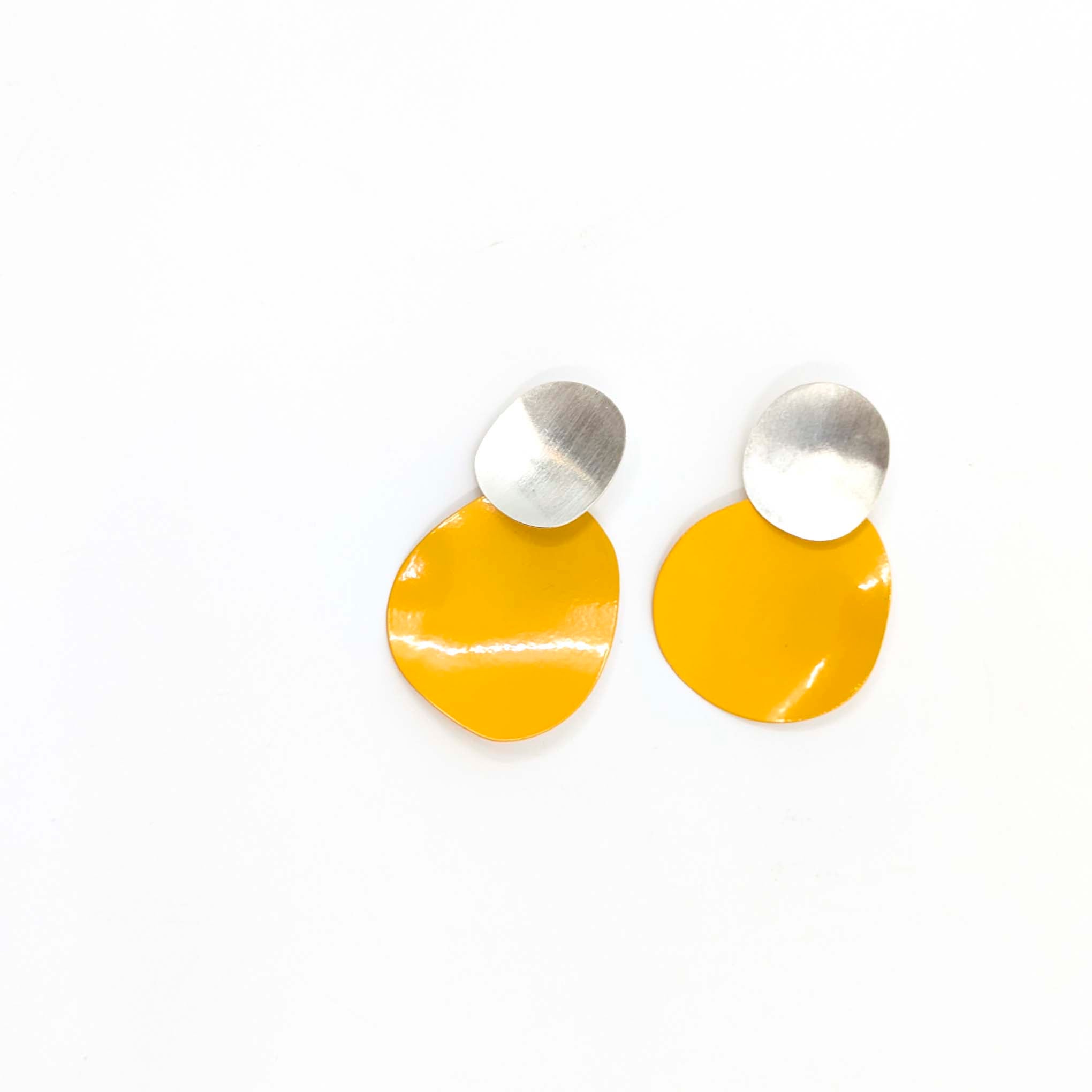 "Nuages de Copeaux" Swinging Disc Earrings in School Bus Yellow