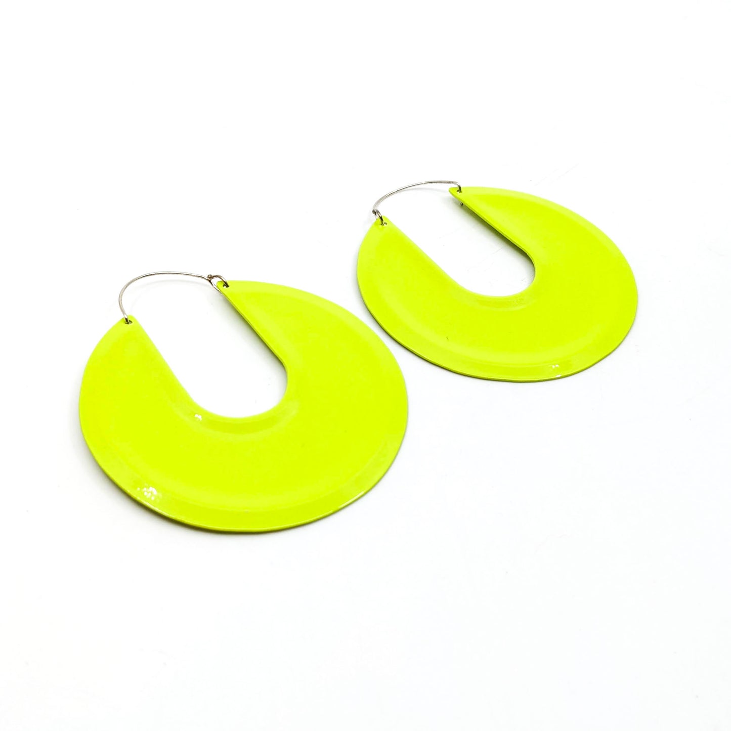 ST4523d-Pressed Aluminum Earrings, Chartreuse