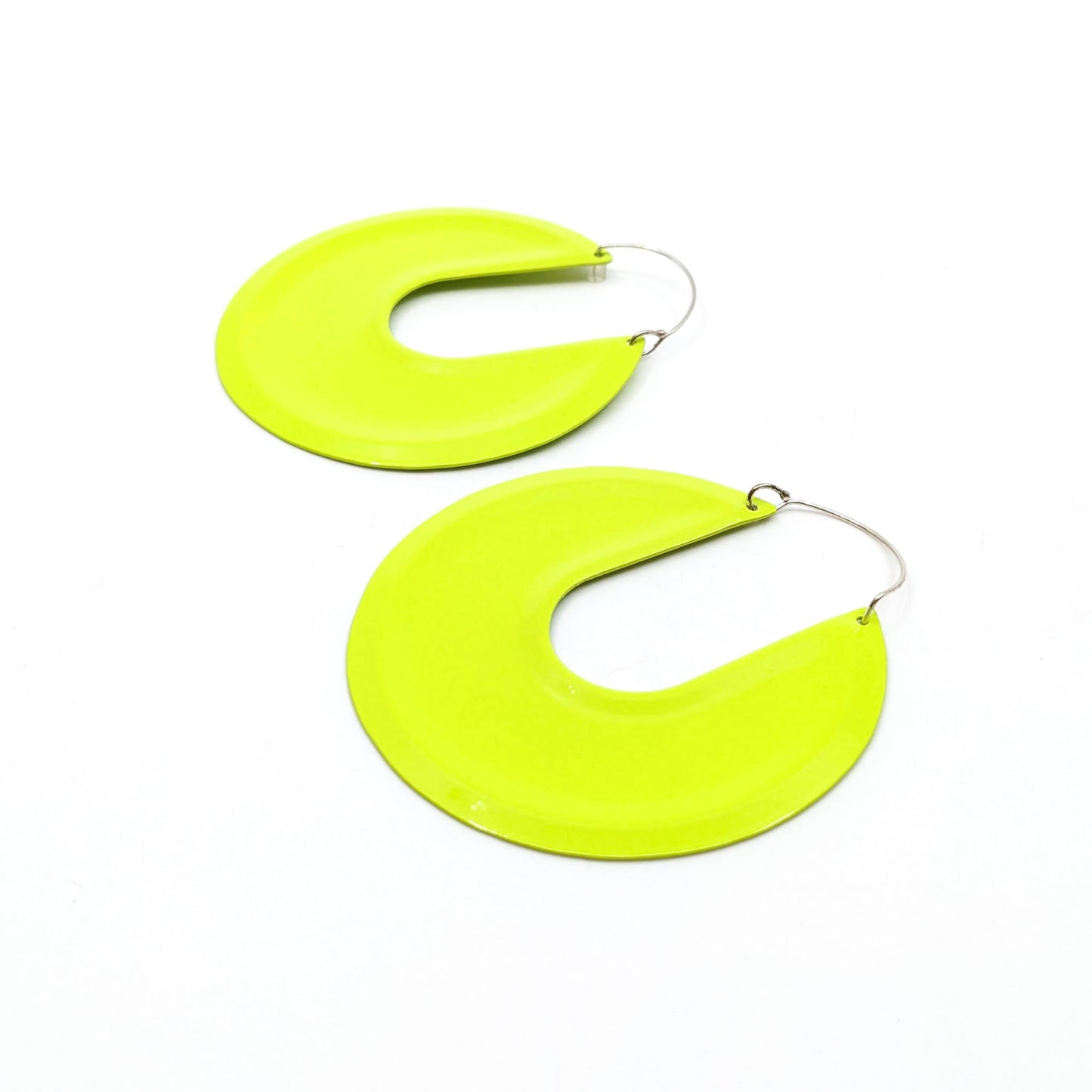 ST4523d-Pressed Aluminum Earrings, Chartreuse